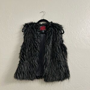 Celsius, black with white texture, faux-fur vest size L